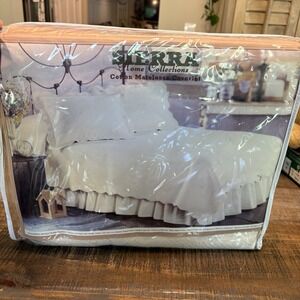 Sierra Ivory Matelasse Scalloped Cotton Coverlet Twin Size 63x88" Quilted
